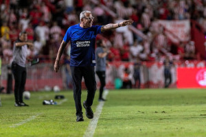 H&eacute;lio dos Anjos, treinador do N&aacute;utico