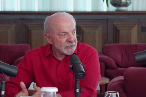 "&Eacute; quase uma quadrilha, n&atilde;o uma fam&iacute;lia", declarou Lula, durante participa&ccedil;&atilde;o no Desce a Letra.