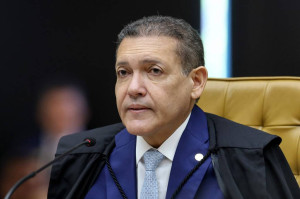 O ministro Nunes Marques e o decano da Corte, Gilmar Mendes, discutiram e trocaram acusa&ccedil;&otilde;es em meio &agrave; crise do STF