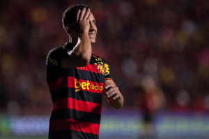 Juan Alano, meio-campista do Sport