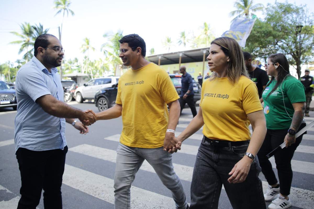 Clarissa e Júnior Tércio (PP) também presentes à agenda de Flávio Bolsonaro no Recife (Foto: Maurício Ferry/DP Foto)