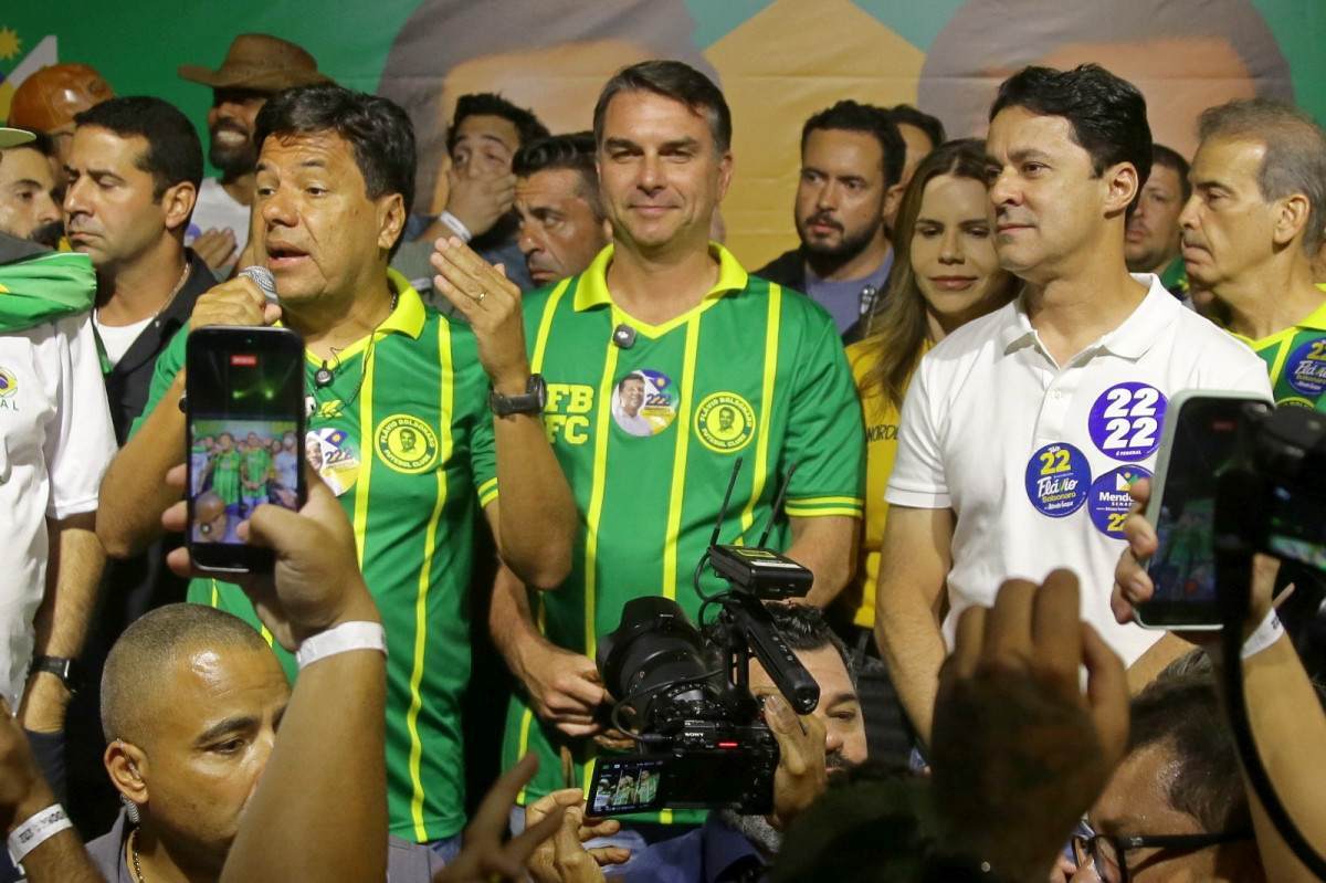 Primeira agenda de Flávio Bolsonaro durante passagem pelo Recife (Foto: Maurício Ferry/DP Foto)