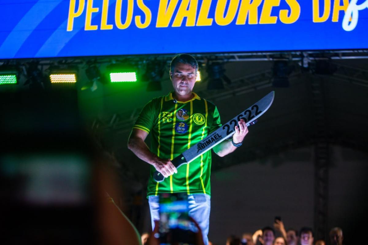 Imagens do ato de Flávio Bolsonaro no Recife (Foto: Karol Rodrigues/DP Foto)