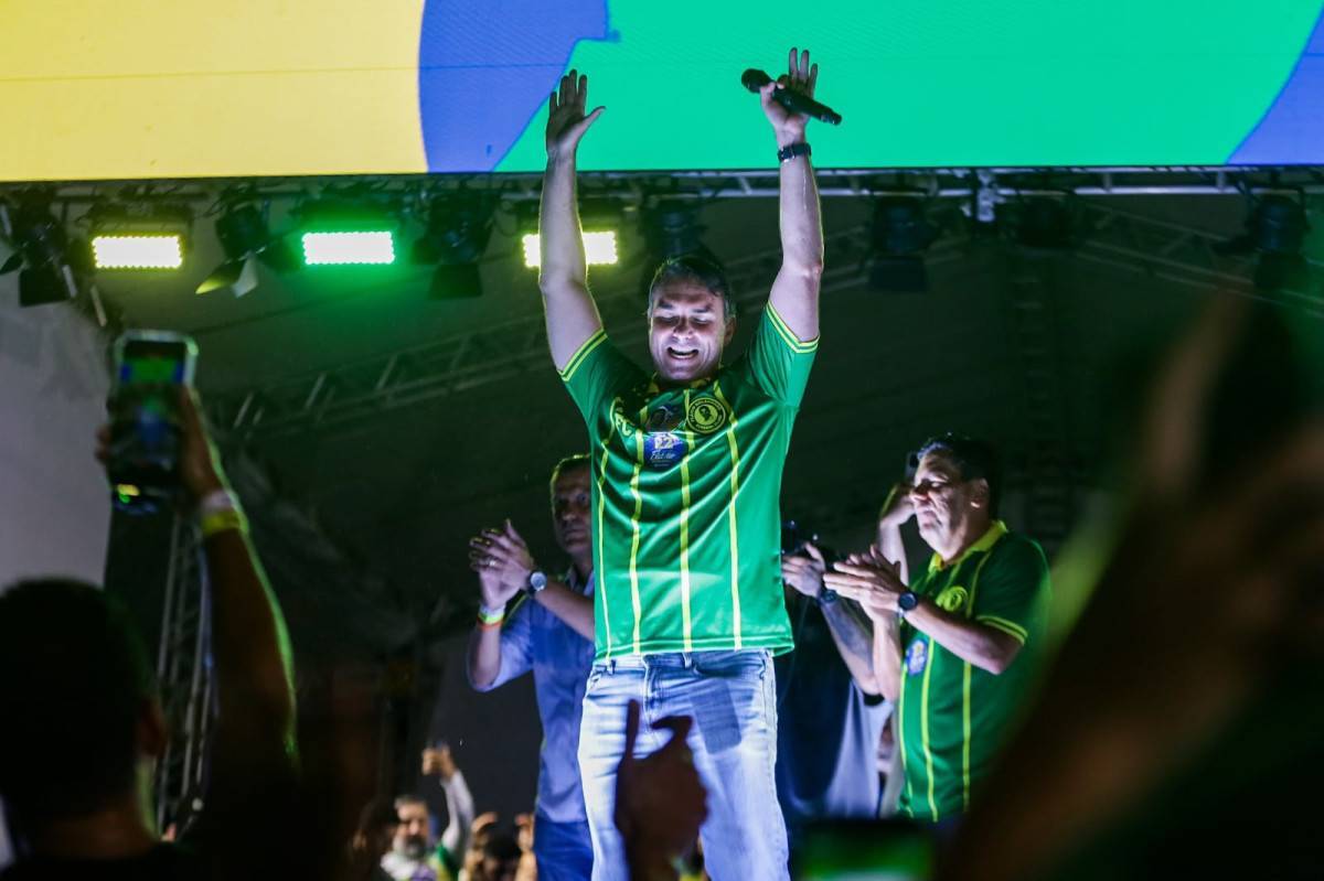 Imagens do ato de Flávio Bolsonaro no Recife (Foto: Karol Rodrigues/DP Foto)