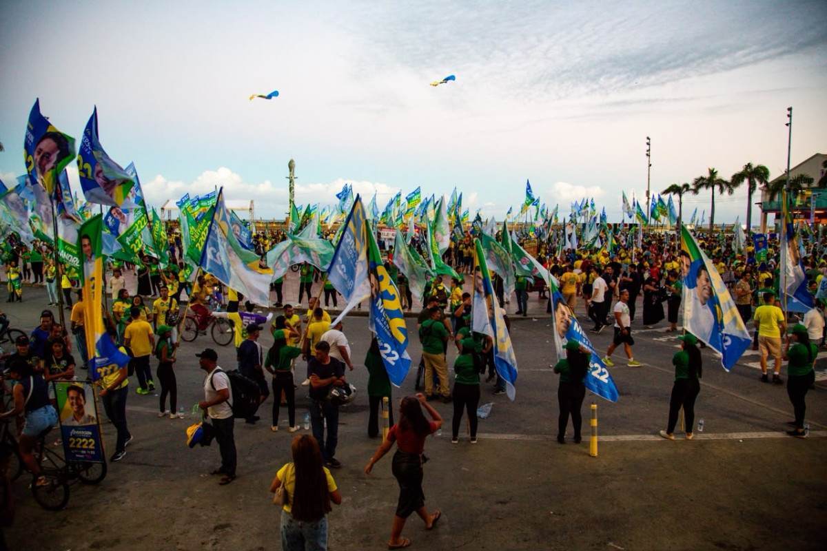 Imagens do ato de Flávio Bolsonaro no Recife (Foto: Karol Rodrigues/DP Foto)
