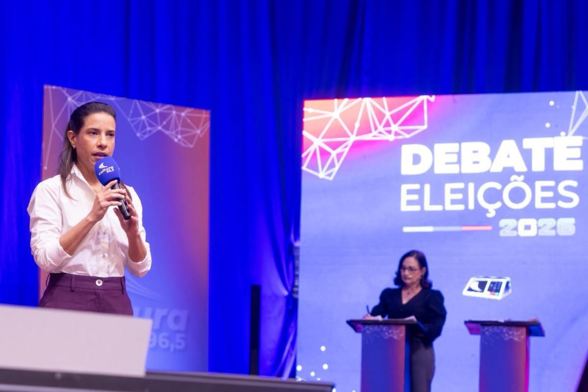 Raquel Lyra durante debate em Caruaru/Sandy James/DP Foto