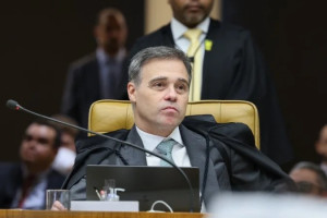 Mendon&ccedil;a atua como pastor adjunto na Igreja Presbiteriana de Pinheiros (IPP), em S&atilde;o Paulo, desde 2025