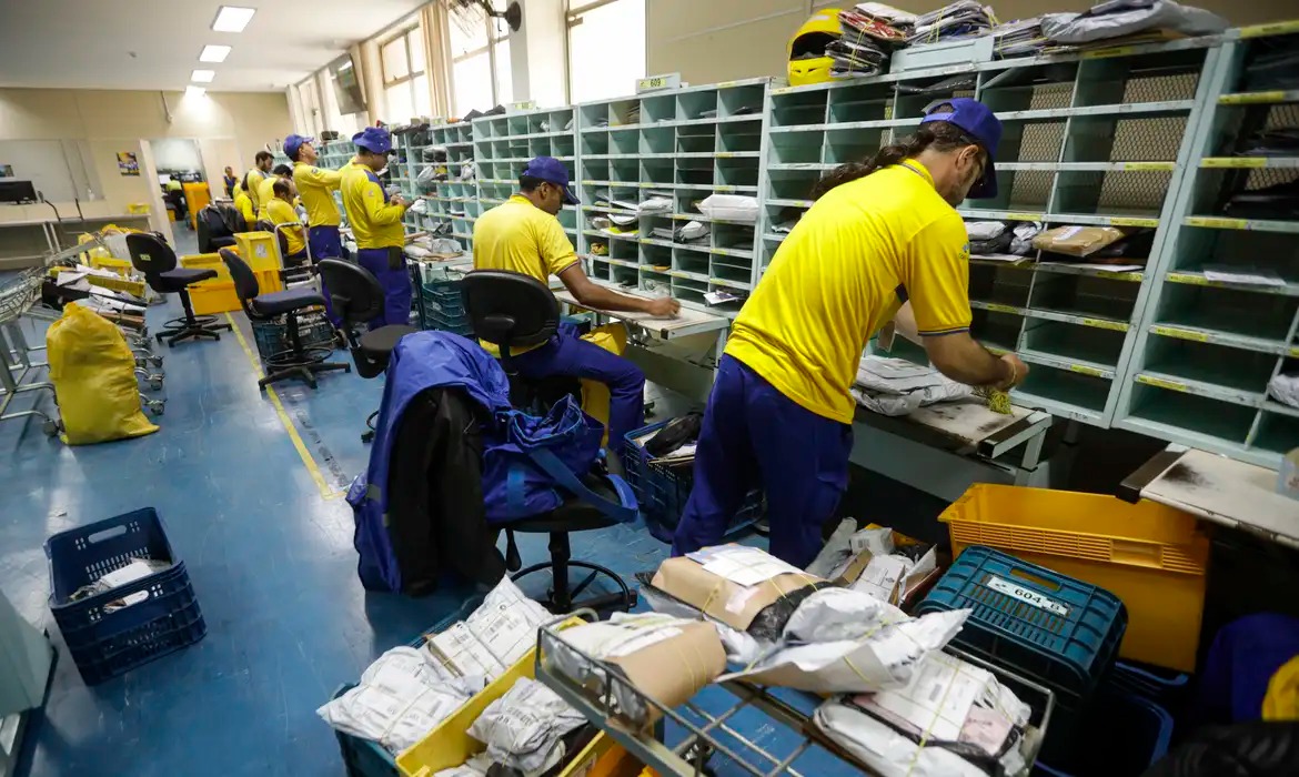 Agências e centros de distribuição permanecem abertos em Pernambuco/Joédson Alves/Agência Brasil