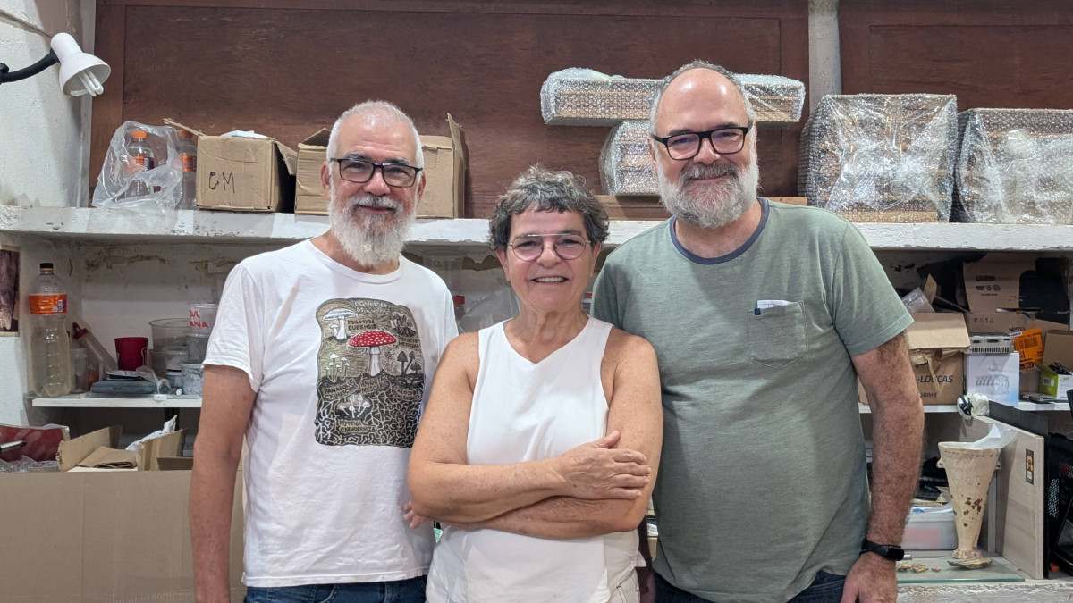 Mauricio Castro, Christina Machado e José Paulo começaram a criar as peças da exposição há dois anos (Alonso Laporte/Divulgação)