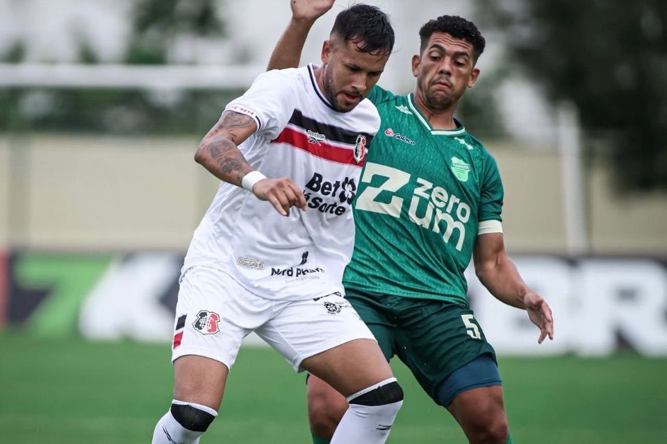 Partida entre Floresta x Santa Cruz pela S&eacute;rie C Lenilson Santos/Floresta EC

/Lenilson Santos/Floresta EC
