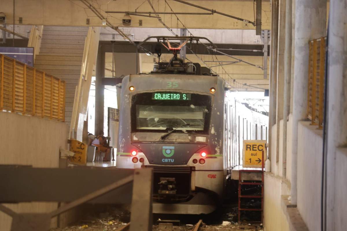 Linha Sul do Metrô do Recife foi interrompida e reativada (Mauricio Ferry/ DP Foto)