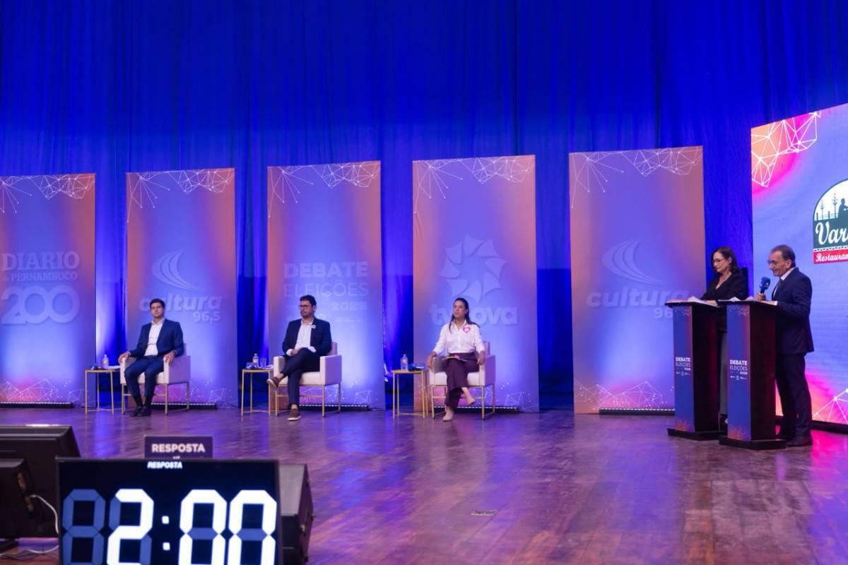 Debate foi realizado na noite desta quinta-feira (17) (Sandy James/DP Foto)