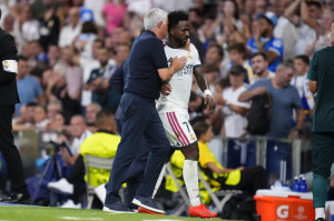 Vini Jr. e Jos&eacute; Mourinho 