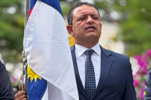 Justi&ccedil;a pro&iacute;be candidato a deputado L&eacute;o do Ar gravar propaganda na C&acirc;mara de Gravat&aacute;