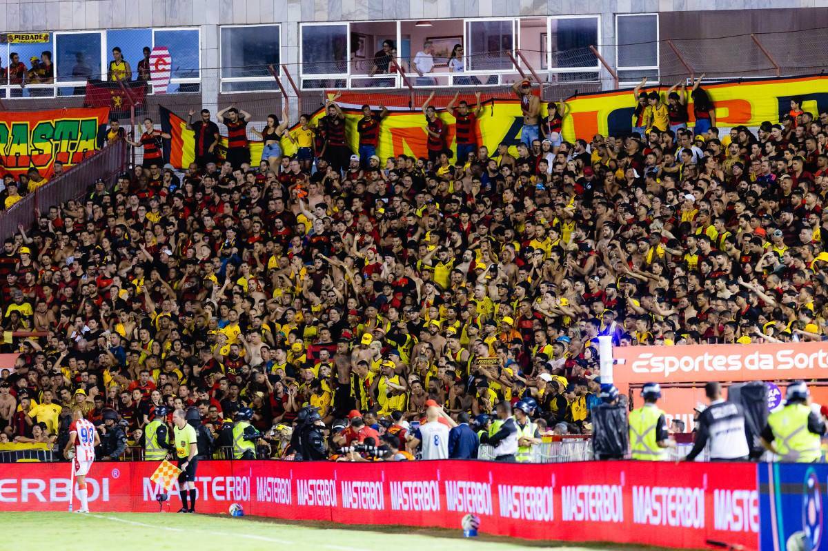 Torcida do Sport em jogo nos Aflitos/Paulo Paiva/SCR