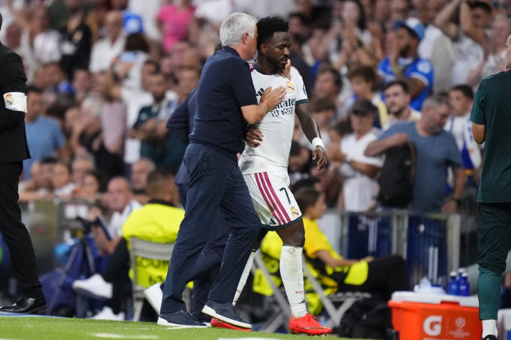 Vini Jr. e José Mourinho /JOSE HERNANDEZ / ANADOLU / ANADOLU VIA AFP
