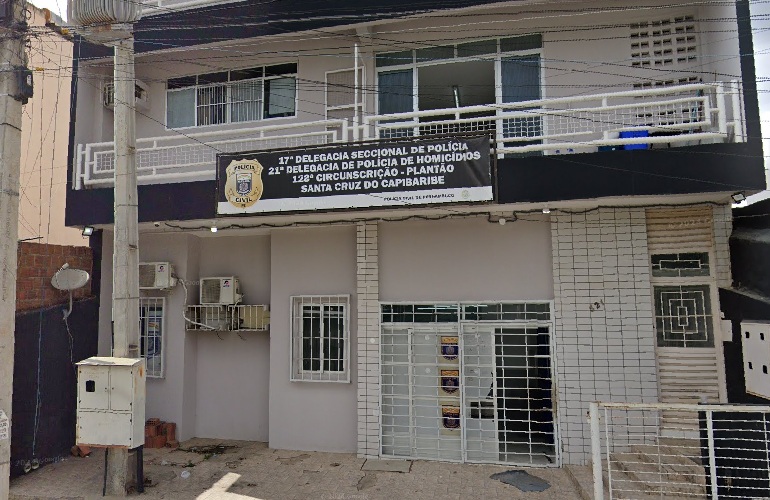 Mulher é morta a tiros em estabelecimento comercial em Santa Cruz do Capibaribe
/Reprodução/Google Street View