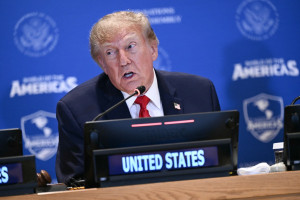Trump rejeita limitar IA e critica governan&ccedil;a global da tecnologia