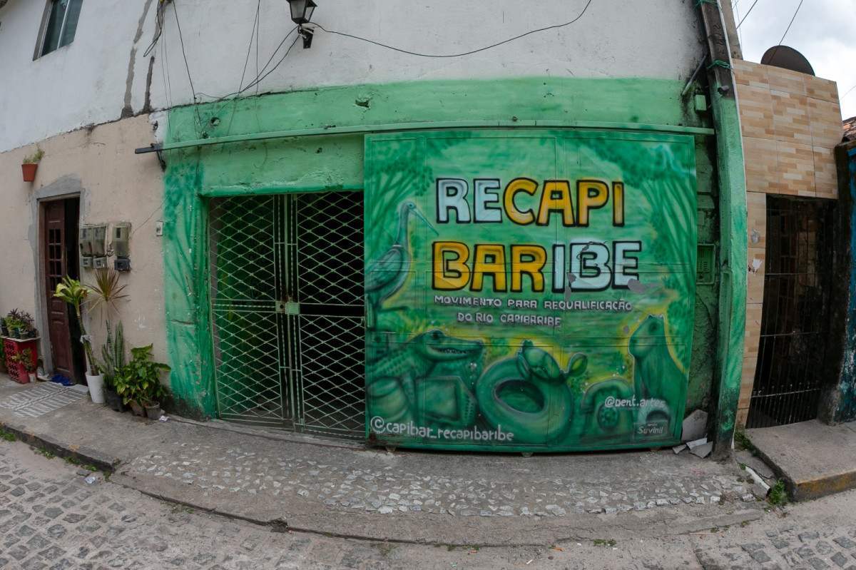 O insustentável que sustenta o insustentável: o lixo do Capibaribe como memória, denúncia e educação ambiental (Rafael Vieira/DP Fotos)