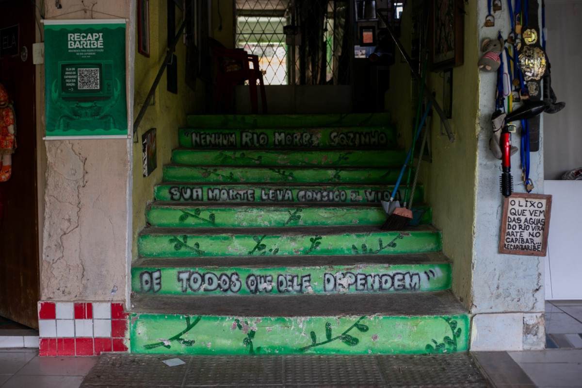 O insustentável que sustenta o insustentável: o lixo do Capibaribe como memória, denúncia e educação ambiental (Rafael Vieira/DP Fotos)