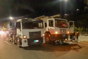 Mulher morre ap&oacute;s colidir com caminh&atilde;o e ser atropelada por outro em Abreu e Lima, no Grande Recife

