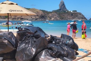 A&ccedil;&atilde;o reuniu 148 volunt&aacute;rios em praias e localidades de Fernando de Noronha