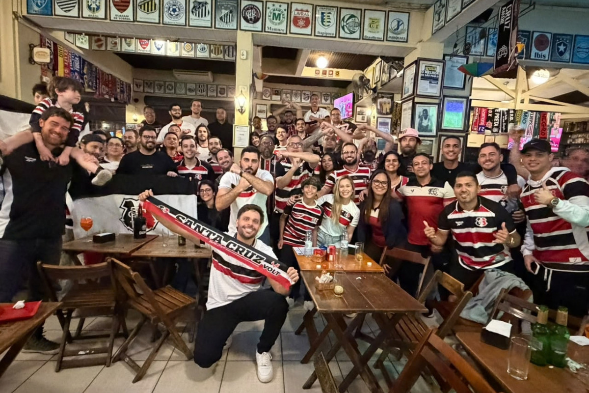 São Paulo Membros do 'Consulado SampaCruz' reunidos para acompanhar o Tricolor na capital paulista./Foto: Arquivo pessoal