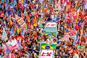 No Rio, Lula cobra investiga&ccedil;&otilde;es contra ministros do STF e puni&ccedil;&atilde;o para culpados