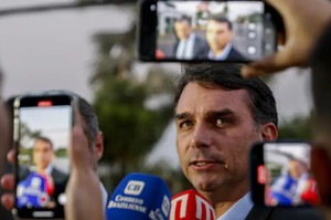 Fl&aacute;vio confirmou publicamente apenas um encontro presencial com o banqueiro, no fim de 2025