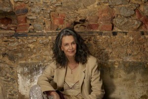 "Tenho uma hist&oacute;ria e ela est&aacute; presente no show. Mas n&atilde;o queria fazer um espet&aacute;culo olhando s&oacute; para tr&aacute;s", afirma Simone ao Diario