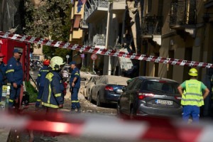 A explos&atilde;o ocorreu em uma &aacute;rea movimentada de Plaka, que concentra hot&eacute;is, im&oacute;veis para aluguel de curta dura&ccedil;&atilde;o, restaurantes, caf&eacute;s e lojas de souvenirs