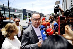 Candidato a presidente do Brasil, Augusto Cury (Avante), em visita ao Recife
