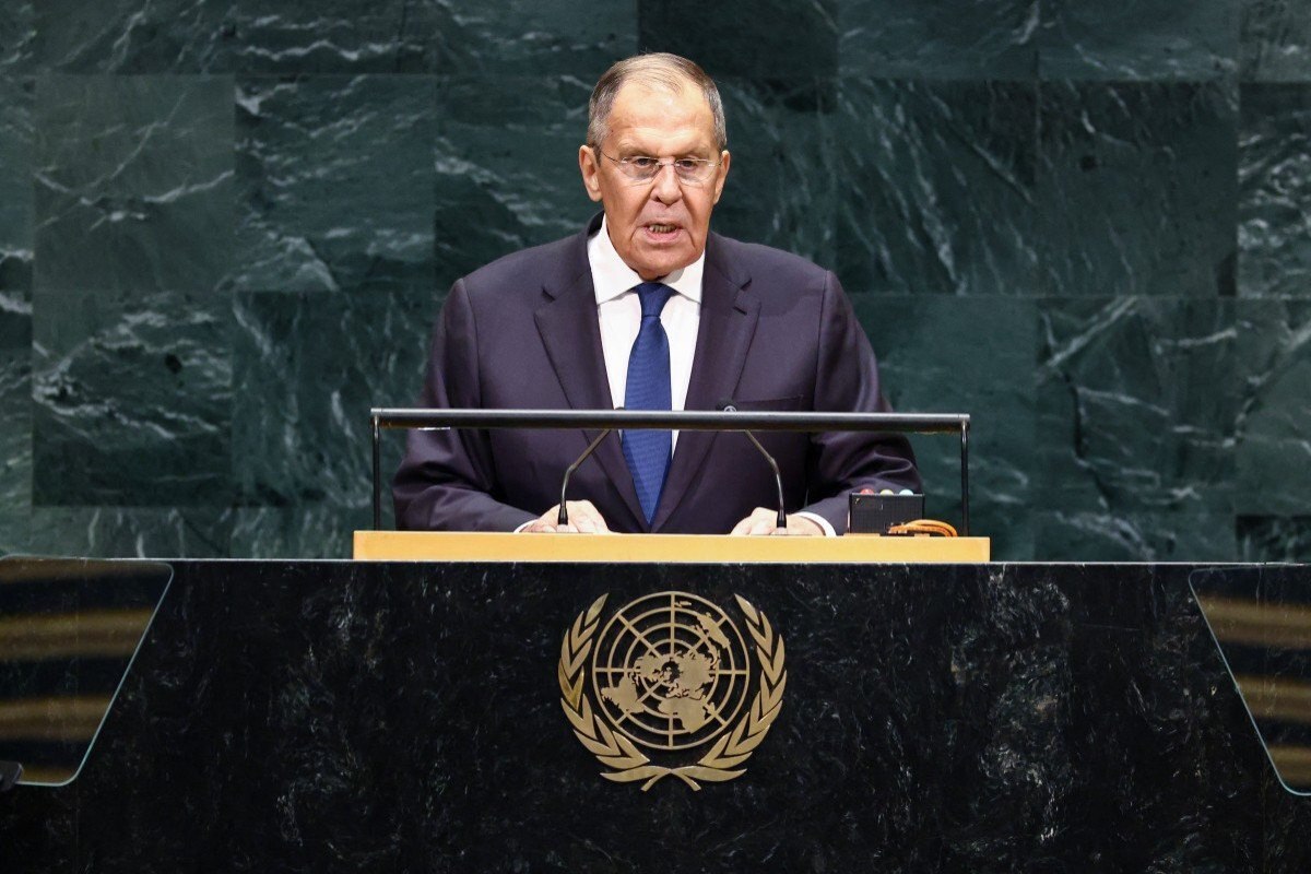 O ministro russo Sergey Lavrov discursou na Assembleia Geral da ONU neste sábado (26)/CHARLY TRIBALLEAU / AFP