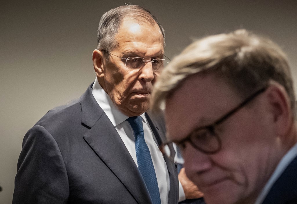 Antes de discursar na ONU, Lavrov se reuniu com o ministro alemão Johann Wadephul/Picture-Alliance / AFP