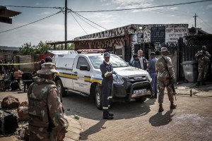 Dois ataques a tiros deixam 27 mortos na &Aacute;frica do Sul