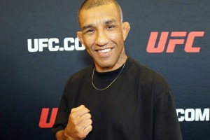 Brasileiro perde consci&ecirc;ncia durante luta no UFC e &eacute; levado ao hospital