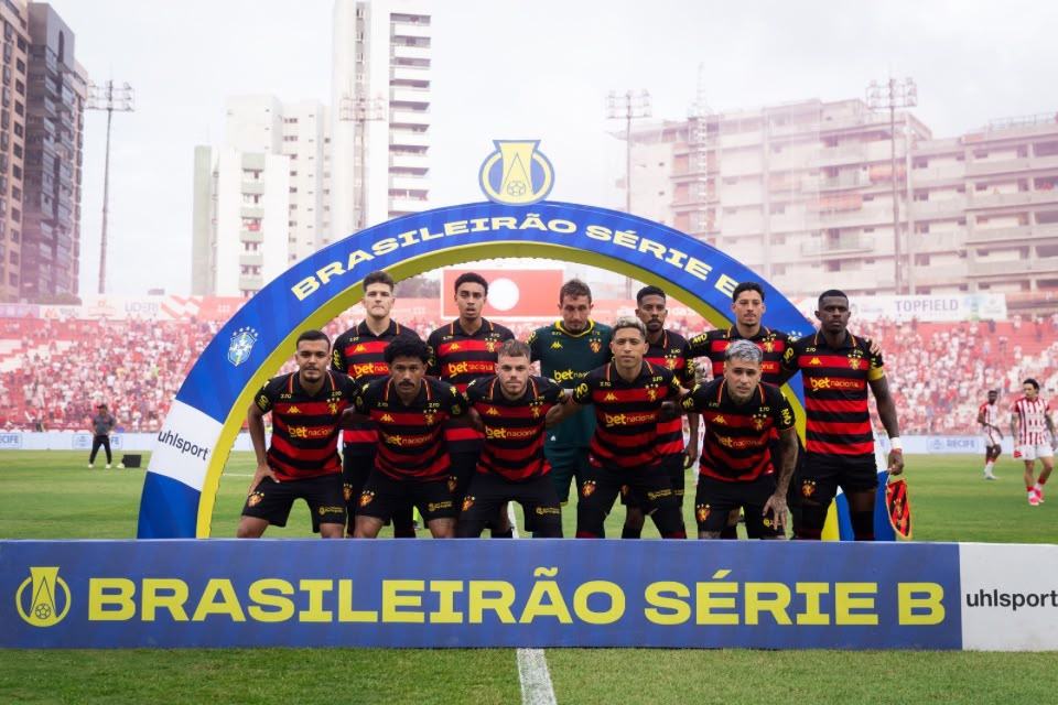 Equipe do Sport antes de partida nos Aflitos /Sandy James / DP Foto