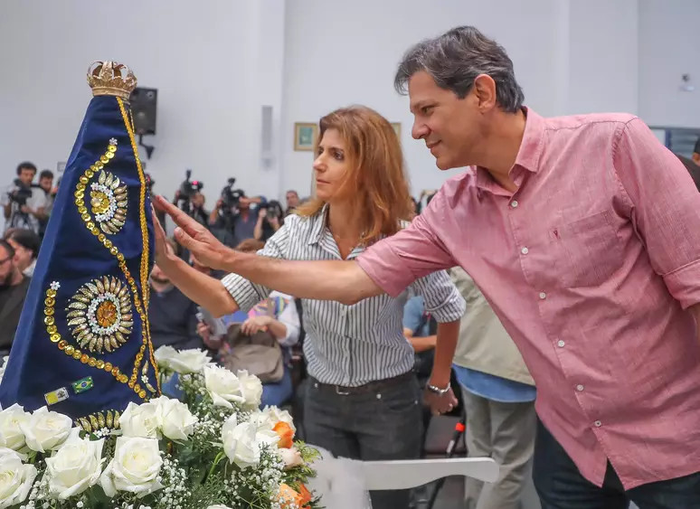 O candidato petista participou pela manhã de um ato com mulheres na Praça da Sé, em São Paulo/Ricardo Stuckert / PR