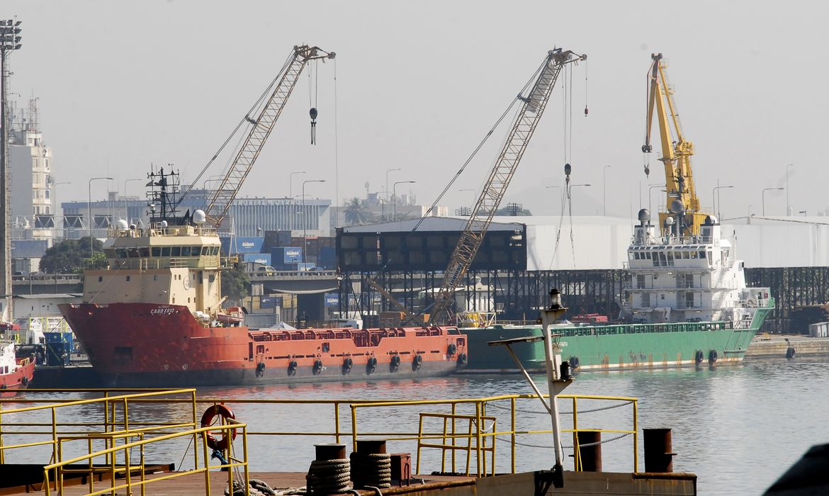 A projeção do MDIC é de que o superávit da balança comercial seja de US$ 90,0 bilhões neste ano/© 26.07.2020/TÂNIA RÊGO/AGÊNCIA BRASIL