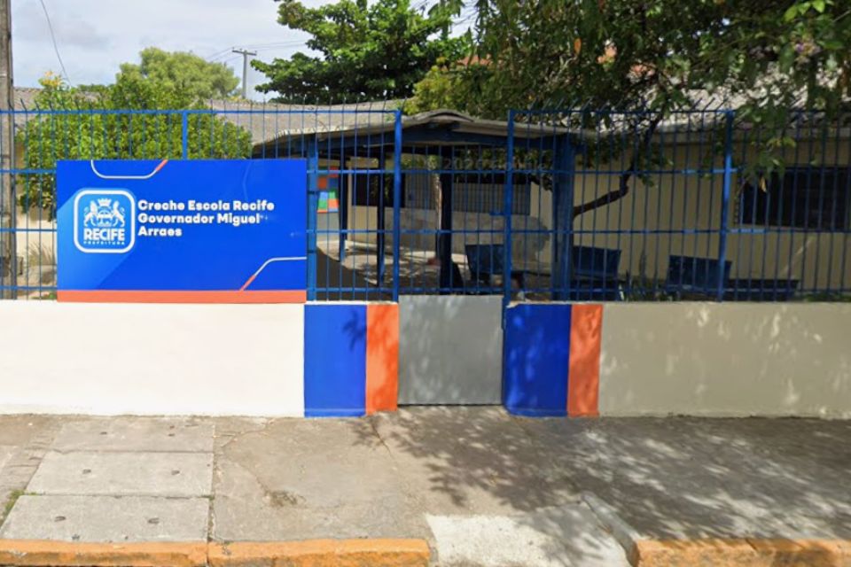 Creche-Escola Governador Miguel Arraes de Alencar, em Areias, na Zona Oeste do Recife/(Reprodução/Google Street View)