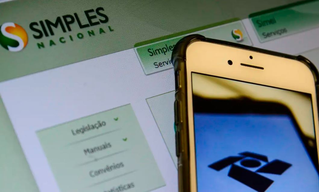 Simples Nacional é o regime simplificado de tributação para quem fatura até R$ 4,8 milhões por ano/Marcello Casal Jr/Agência Brasil