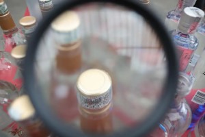 Presen&ccedil;a de metanol em bebidas adulteradas &eacute; investigada desde setembro de 2025