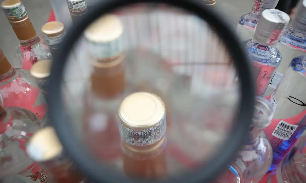 Presença de metanol em bebidas adulteradas é investigada desde setembro de 2025/AGÊNCIA SP/DIVULGAÇÃO