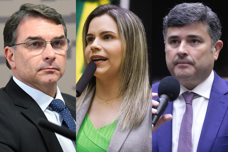 Ação do PL protocolada no TRE-PE contesta material de Clarissa Tércio por conter número de Eduardo da Fonte junto à imagem de Flávio Bolsonaro/Fotos: Câmara dos Deputados