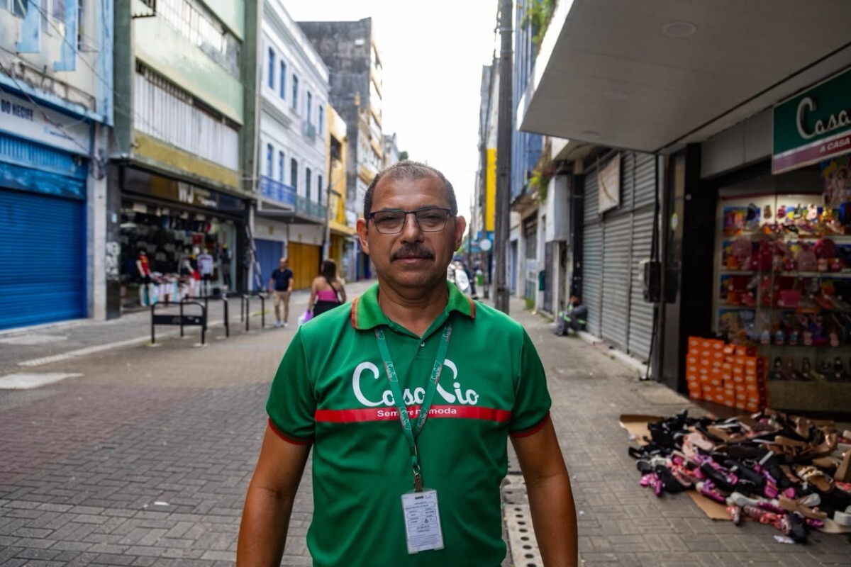 Nilzo da Silva trabalha na Casa Pio da Rua da Imperatriz (Karol Rodrigues/ DP Foto)