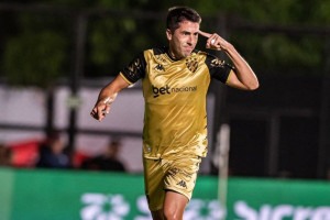 Carlos De Pena, meia-atacante do Sport 