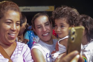 Governadora e candidata &agrave; reelei&ccedil;&atilde;o Raquel Lyra (PSD) esteve agenda na Zona Norte do Recife