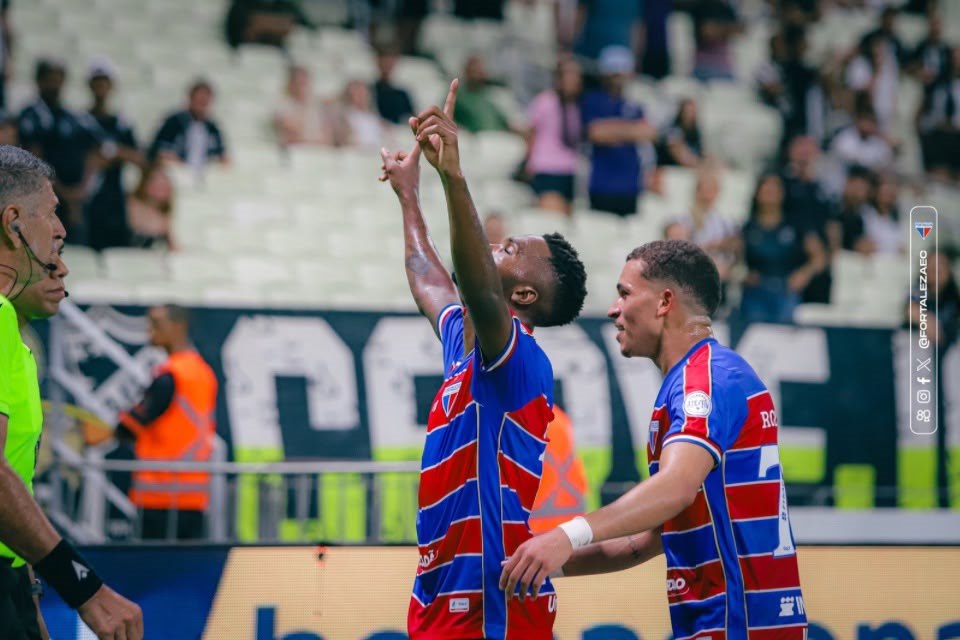 Jogadores do Fortaleza em comemoração de gol/Leonardo Moreira / FEC