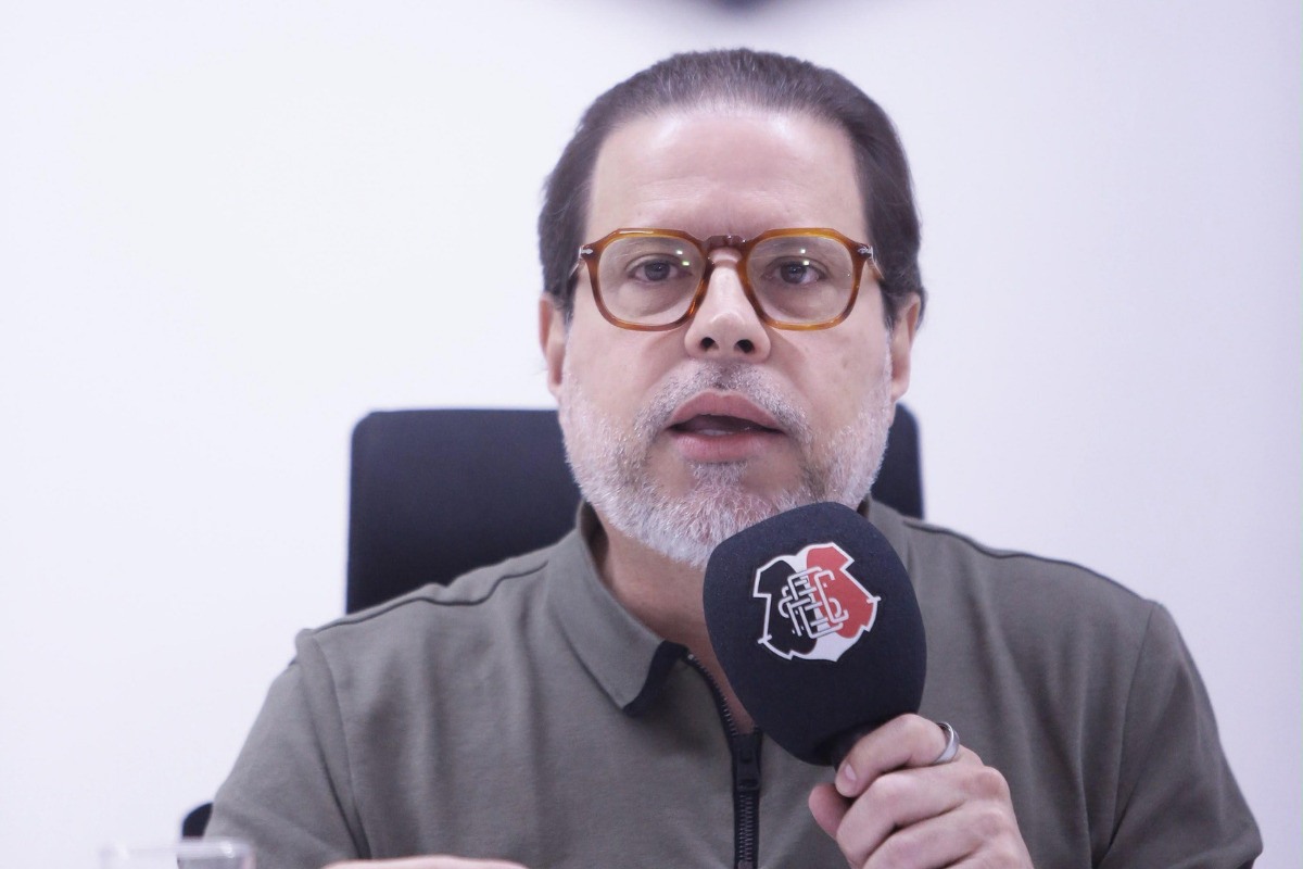 Era Bruno Rodrigues no Santa Cruz: veja a trajetória do presidente que conquistou dois acessos com o Tricolor. /Foto: Mauricio Ferry/DP Foto