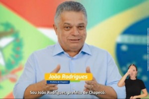 No in&iacute;cio da campanha, Jo&atilde;o Rodrigues pedia votos para Caiado, seu correligion&aacute;rio